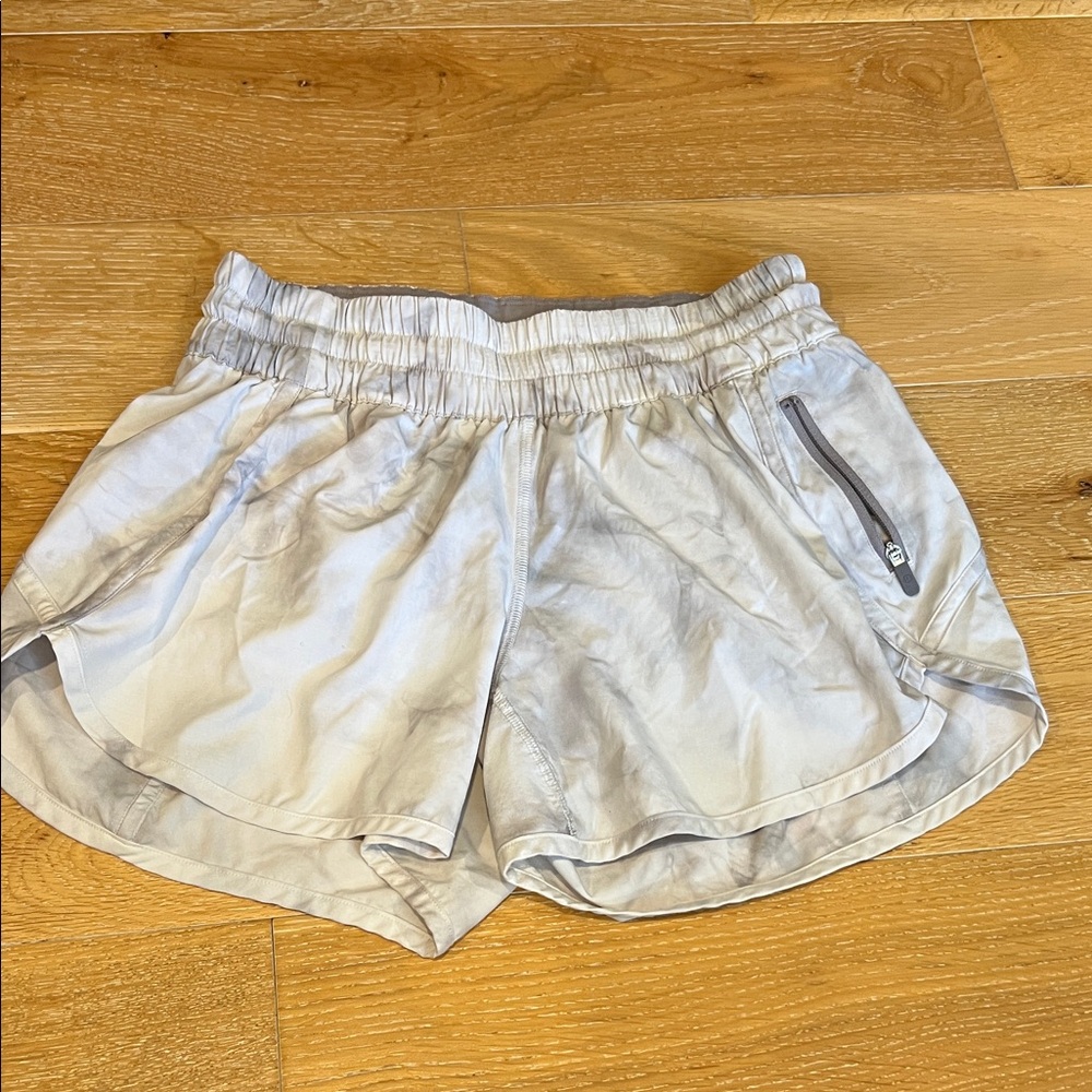 Lululemon Athletica tracker Light Gray‎ marbled Athletic Shorts size 6